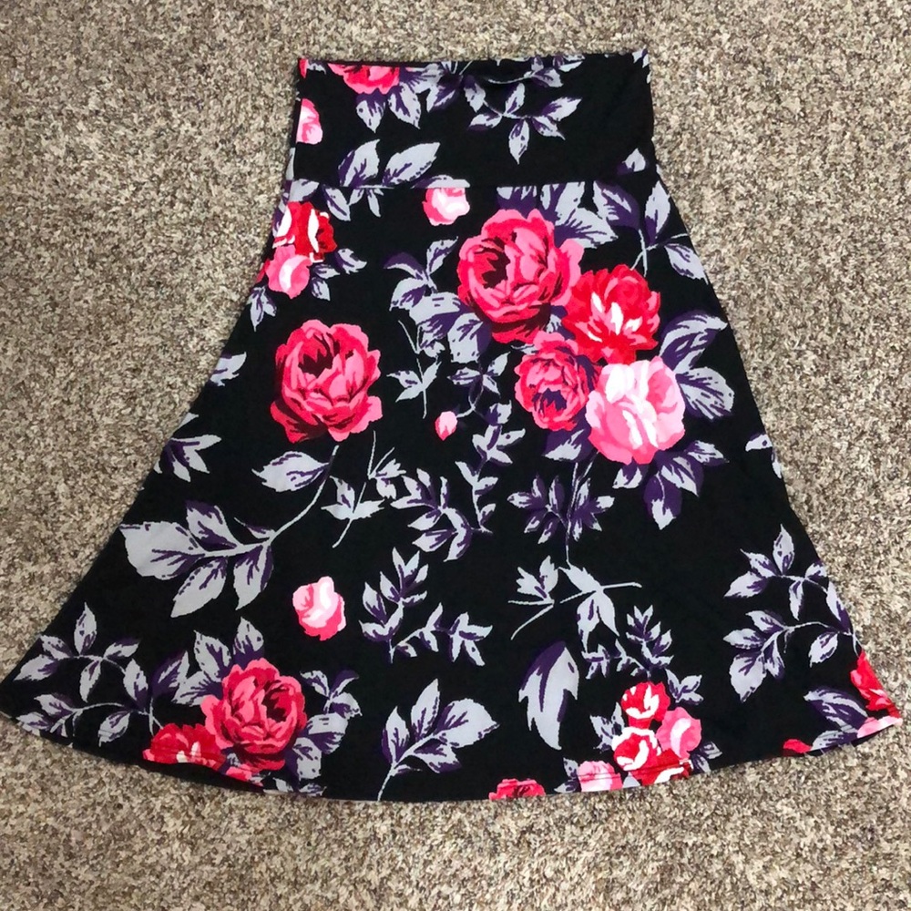 Small floral LuLaRoe Azure skirt